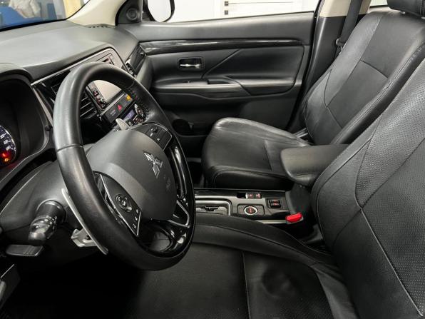 Mitsubishi Outlander III Рестайлинг 2 с пробегом 2017 года, цена 2 199 000 рублей, 113625 км, внедорожник, Автокод Объявления