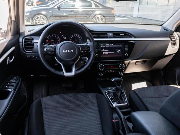 Kia Rio IV Рестайлинг с пробегом 2021 года, цена 1 599 000 рублей, 113890 км, седан, Автокод Объявления