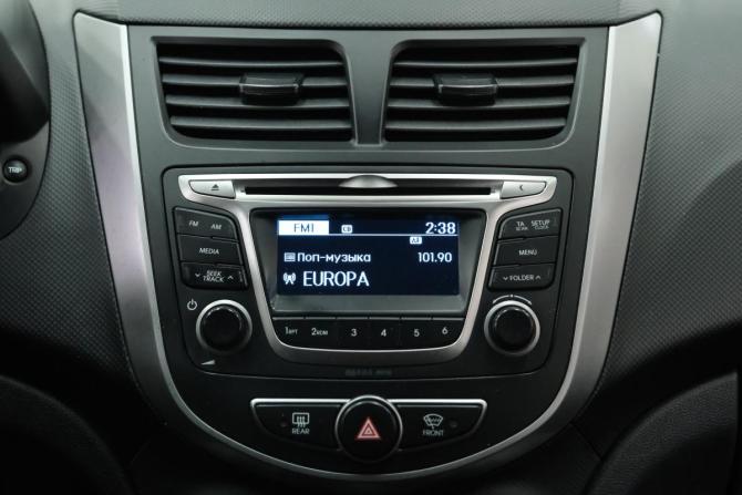 Hyundai Solaris I Рестайлинг с пробегом 2015 года, цена 1 019 000 рублей, 115000 км, хэтчбек, Автокод Объявления