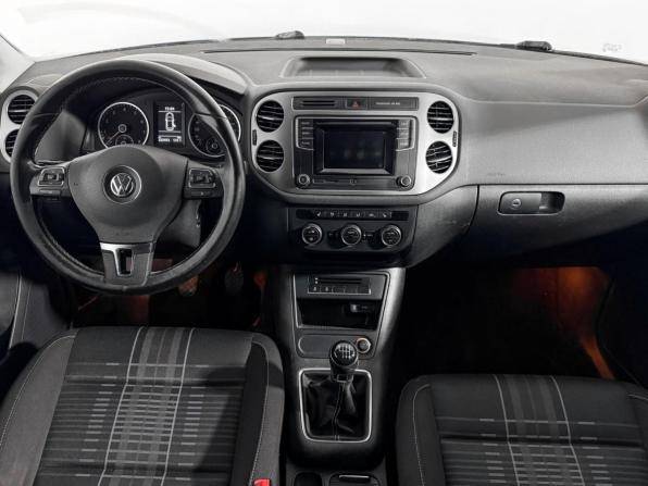 Volkswagen Tiguan I Рестайлинг с пробегом 2016 года, цена 899 000 рублей, 222412 км, внедорожник, Автокод Объявления