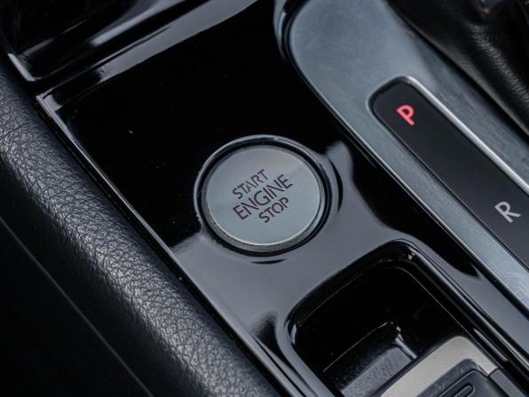 Volkswagen Touareg II с пробегом 2014 года, цена 2 340 000 рублей, 203941 км, внедорожник, Автокод Объявления