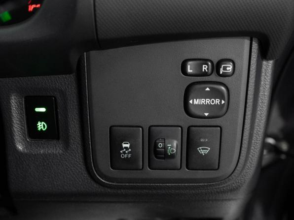 Toyota Wish II Рестайлинг с пробегом 2017 года, цена 1 499 000 рублей, 123565 км, минивэн, Автокод Объявления