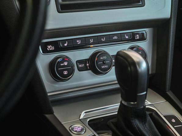 Volkswagen Passat B8 с пробегом 2016 года, цена 1 729 000 рублей, 126498 км, седан, Автокод Объявления