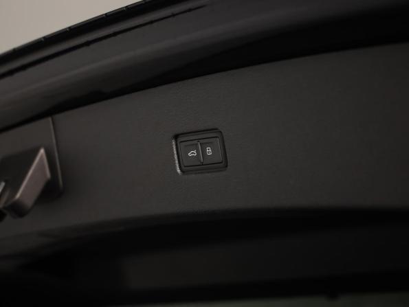 Audi Q8 I (4M) с пробегом 2021 года, цена 5 399 000 рублей, 189332 км, внедорожник, Автокод Объявления