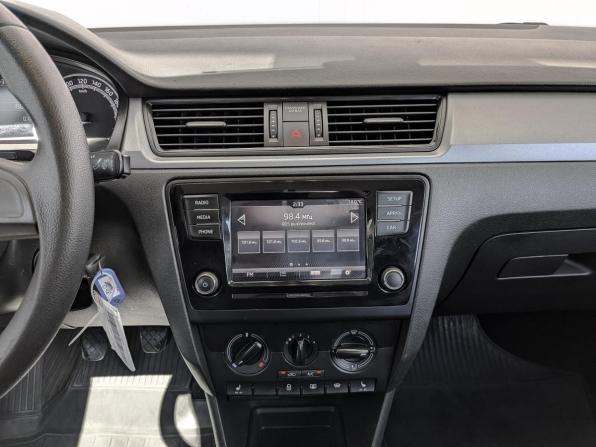 Skoda Rapid I Рестайлинг с пробегом 2019 года, цена 900 000 рублей, 122900 км, лифтбек, Автокод Объявления