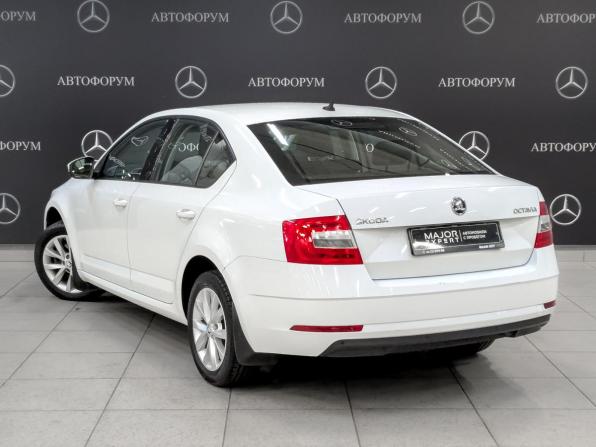 Skoda Octavia III (A7) Рестайлинг с пробегом 2019 года, цена 1 330 000 рублей, 168338 км, лифтбек, Автокод Объявления