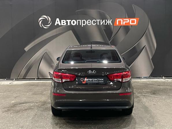 Kia Rio III Рестайлинг с пробегом 2015 года, цена 994 000 рублей, 173962 км, седан, Автокод Объявления