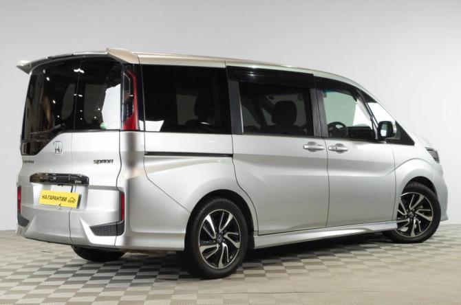 Honda Stepwgn V Рестайлинг с пробегом 2018 года, цена 2 349 000 рублей, 1290000 км, минивэн, Автокод Объявления