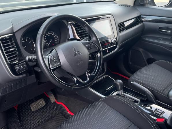 Mitsubishi Outlander III Рестайлинг 3 с пробегом 2021 года, цена 2 300 000 рублей, 100000 км, внедорожник, Автокод Объявления