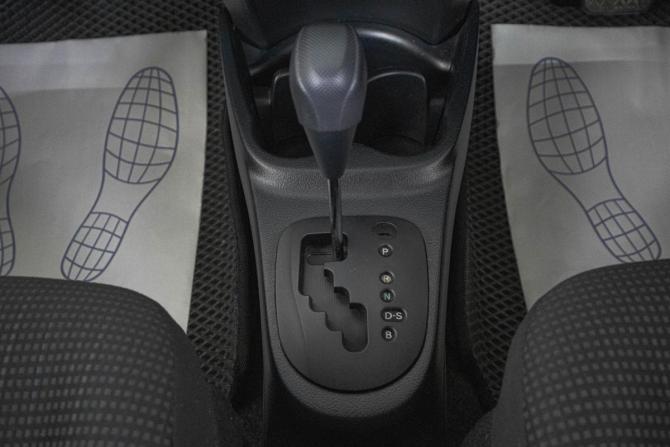 Toyota Vitz III (XP130) Рестайлинг с пробегом 2015 года, цена 749 000 рублей, 223000 км, хэтчбек, Автокод Объявления