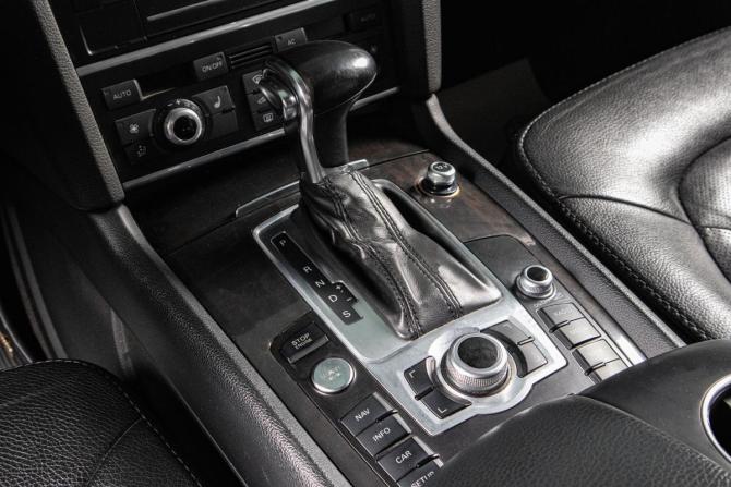 Audi Q7 I (4L) Рестайлинг с пробегом 2012 года, цена 1 709 000 рублей, 270000 км, внедорожник, Автокод Объявления