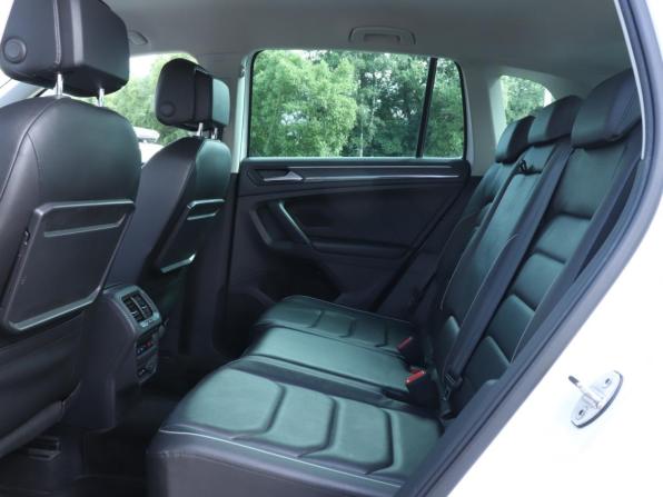 Volkswagen Tiguan II с пробегом 2018 года, цена 3 136 320 рублей, 193878 км, внедорожник, Автокод Объявления