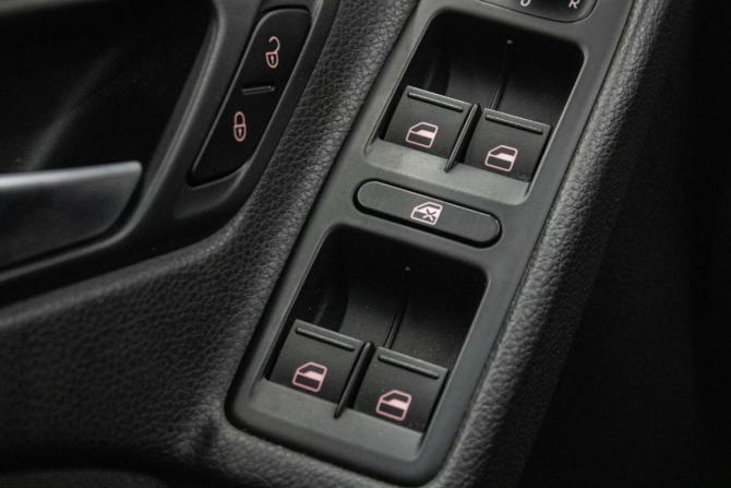 Volkswagen Golf VII с пробегом 2012 года, цена 949 000 рублей, 94615 км, хэтчбек, Автокод Объявления