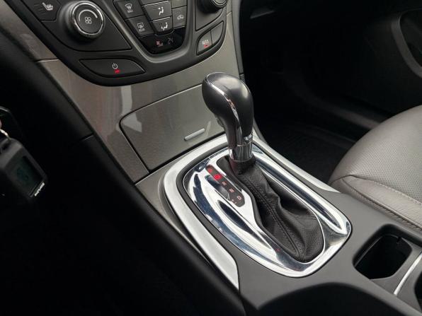 Opel Insignia I Рестайлинг с пробегом 2014 года, цена 1 395 000 рублей, 64000 км, седан, Автокод Объявления