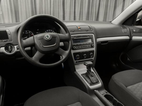 Skoda Octavia II (A5) Рестайлинг с пробегом 2011 года, цена 980 000 рублей, 165141 км, лифтбек, Автокод Объявления