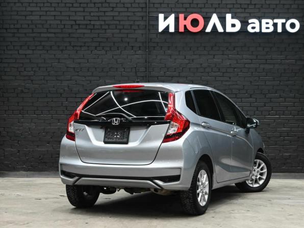 Honda Fit III Рестайлинг с пробегом 2018 года, цена 1 150 000 рублей, 138765 км, хэтчбек, Автокод Объявления