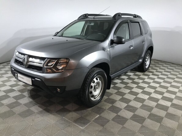 Дастер в омске с пробегом. Рено дастер 186 регион. Рено дастер 2016 года. С 799 ун 55 рено дастер 2013 год. Renault duster 2014 1,6.