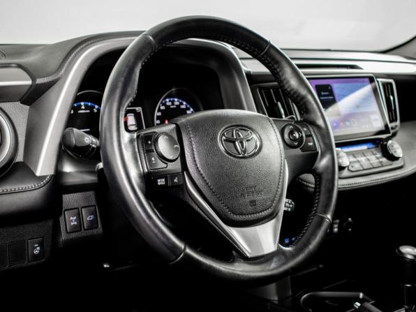 Toyota RAV4 IV (XA40) Рестайлинг с пробегом 2018 года, цена 2 775 000 рублей, 89250 км, внедорожник, Автокод Объявления