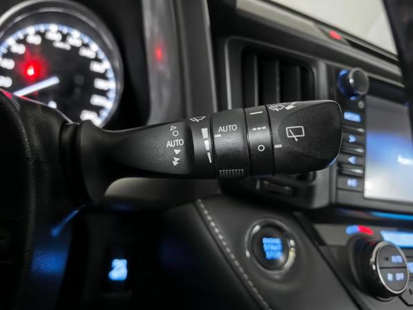 Toyota RAV4 IV (XA40) Рестайлинг с пробегом 2019 года, цена 2 295 000 рублей, 202493 км, внедорожник, Автокод Объявления