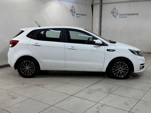 Kia Rio III Рестайлинг с пробегом 2016 года, цена 1 199 800 рублей, 77000 км, хэтчбек, Автокод Объявления