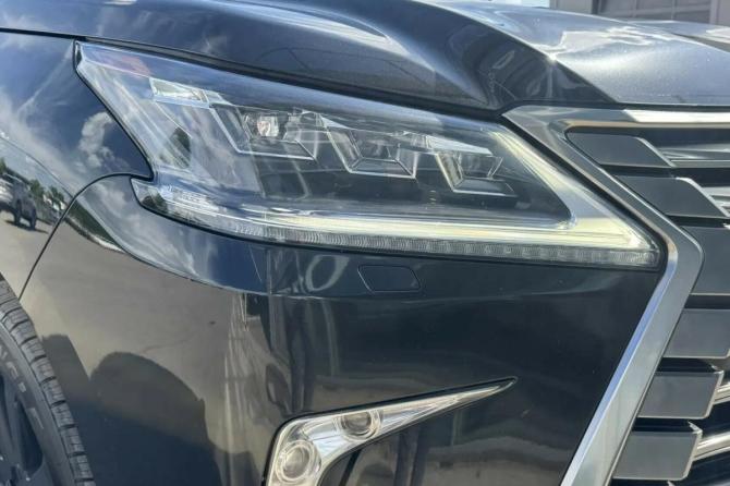 Lexus LX III Рестайлинг 2 с пробегом 2017 года, цена 6 250 000 рублей, 221348 км, внедорожник, Автокод Объявления