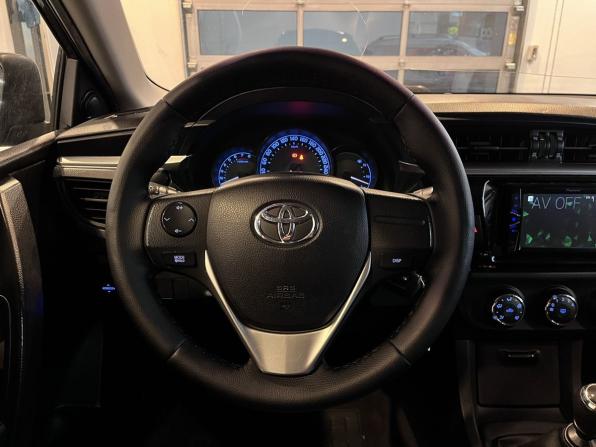 Toyota Corolla XI (E160 E170 E180) с пробегом 2013 года, цена 926 000 рублей, 237480 км, седан, Автокод Объявления