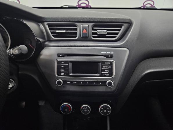 Kia Rio III Рестайлинг с пробегом 2017 года, цена 932 000 рублей, 162672 км, седан, Автокод Объявления
