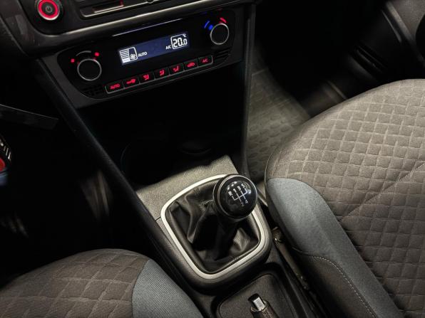 Volkswagen Polo V Рестайлинг с пробегом 2019 года, цена 1 219 000 рублей, 72840 км, седан, Автокод Объявления