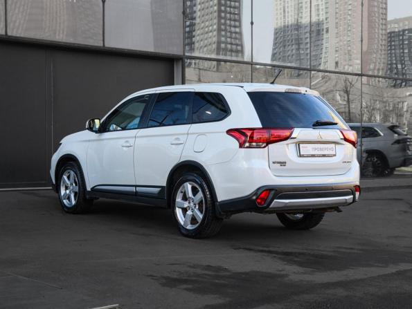 Mitsubishi Outlander III Рестайлинг 2 с пробегом 2016 года, цена 1 950 000 рублей, 65049 км, внедорожник, Автокод Объявления