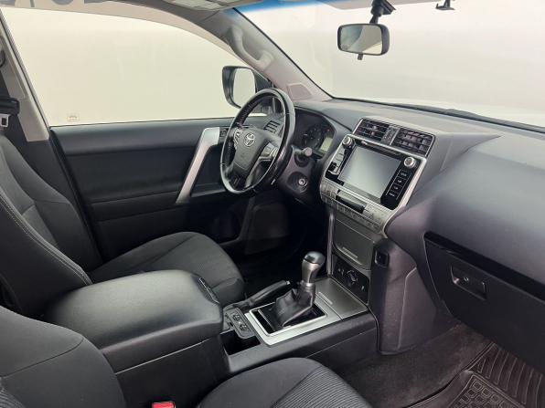 Toyota Land Cruiser Prado 150 Series Рестайлинг 2 с пробегом 2019 года, цена 4 600 000 рублей, 81400 км, внедорожник, Автокод Объявления
