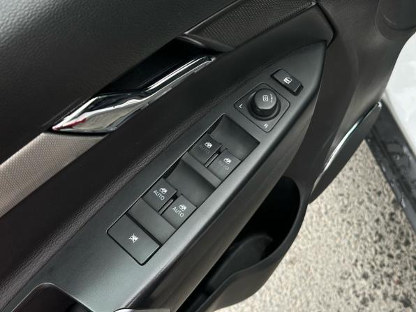 Opel Antara I Рестайлинг с пробегом 2014 года, цена 799 000 рублей, 301538 км, внедорожник, Автокод Объявления