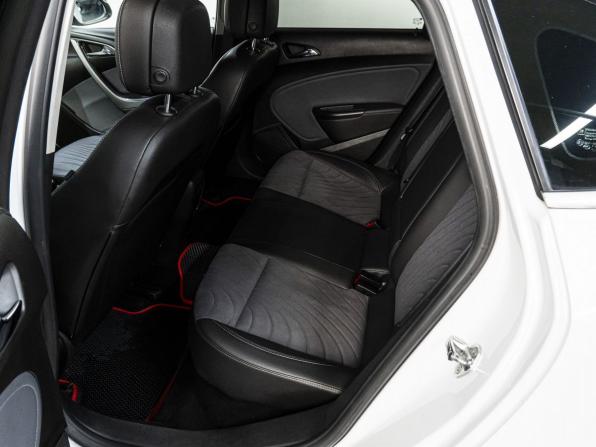 Opel Astra J Рестайлинг с пробегом 2014 года, цена 990 000 рублей, 160965 км, седан, Автокод Объявления