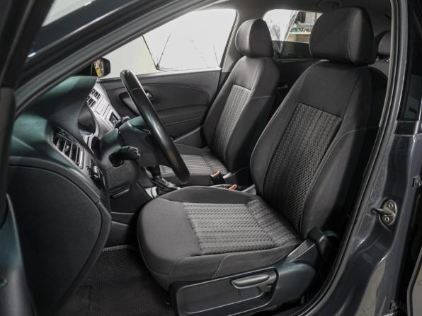 Volkswagen Polo V Рестайлинг с пробегом 2018 года, цена 1 299 000 рублей, 132982 км, седан, Автокод Объявления