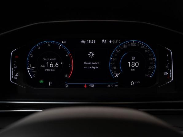 Volkswagen Tiguan II Рестайлинг с пробегом 2021 года, цена 4 020 000 рублей, 25700 км, внедорожник, Автокод Объявления