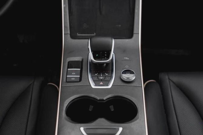 Omoda C5 I Рестайлинг с пробегом 2024 года, цена 2 350 000 рублей, 12324 км, внедорожник, Автокод Объявления
