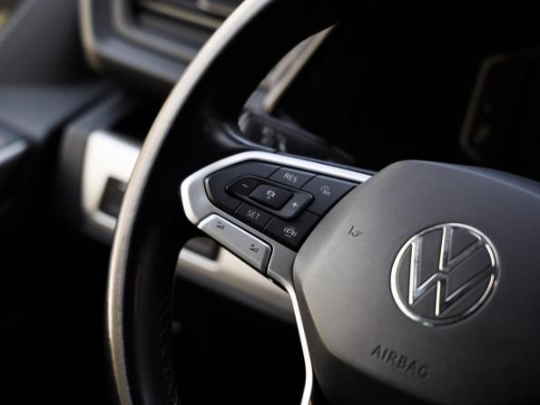Volkswagen Multivan T6 Рестайлинг с пробегом 2020 года, цена 5 049 000 рублей, 134842 км, минивэн, Автокод Объявления