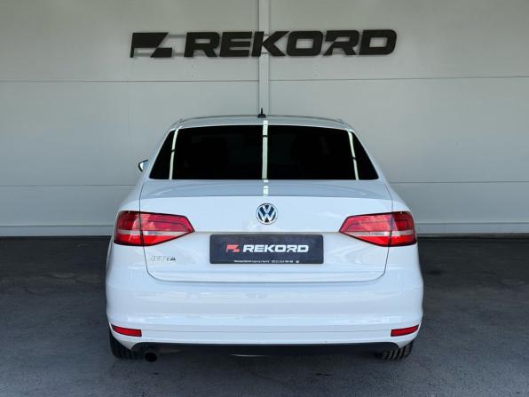 Volkswagen Jetta VI Рестайлинг с пробегом 2015 года, цена 979 000 рублей, 211500 км, седан, Автокод Объявления