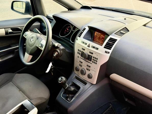 Opel Zafira B с пробегом 2008 года, цена 395 000 рублей, 443098 км, компактвэн, Автокод Объявления