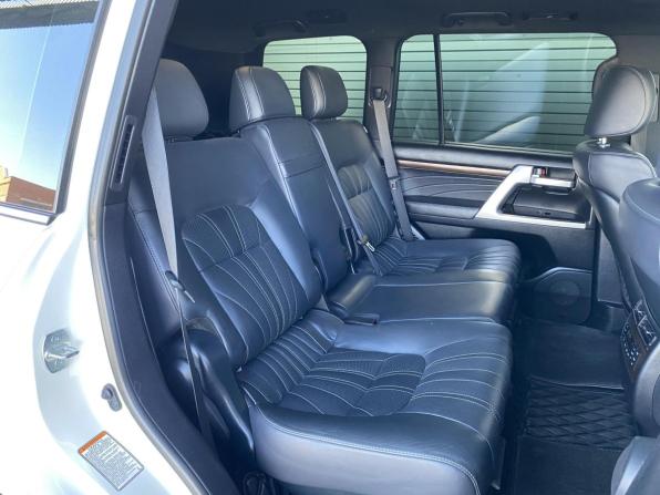 Toyota Land Cruiser 200 Series Рестайлинг 2 с пробегом 2018 года, цена 7 549 000 рублей, 228077 км, внедорожник, Автокод Объявления