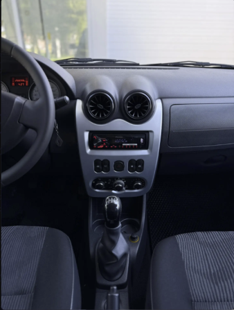 Renault Logan I Рестайлинг с пробегом 2010 года, цена 650 000 рублей, 258098 км, седан, Автокод Объявления