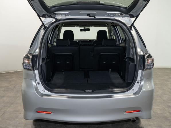 Toyota Wish II Рестайлинг с пробегом 2016 года, цена 1 670 000 рублей, 114800 км, минивэн, Автокод Объявления