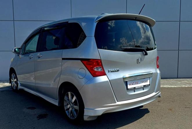 Honda Freed I с пробегом 2010 года, цена 1 115 000 рублей, 113375 км, компактвэн, Автокод Объявления