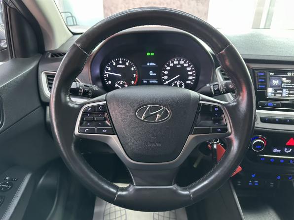 Hyundai Solaris II с пробегом 2018 года, цена 1 265 000 рублей, 109951 км, седан, Автокод Объявления