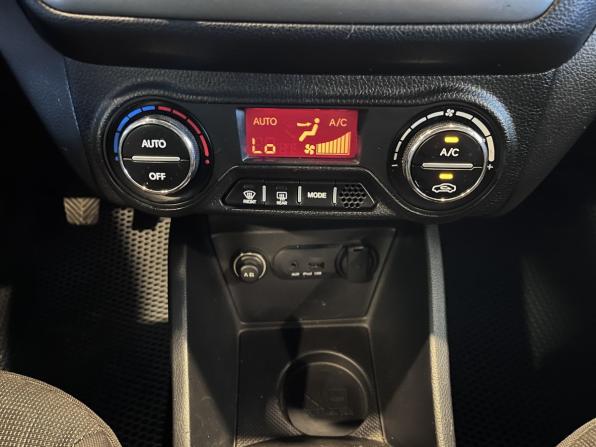 Kia Rio III с пробегом 2012 года, цена 710 000 рублей, 212629 км, седан, Автокод Объявления