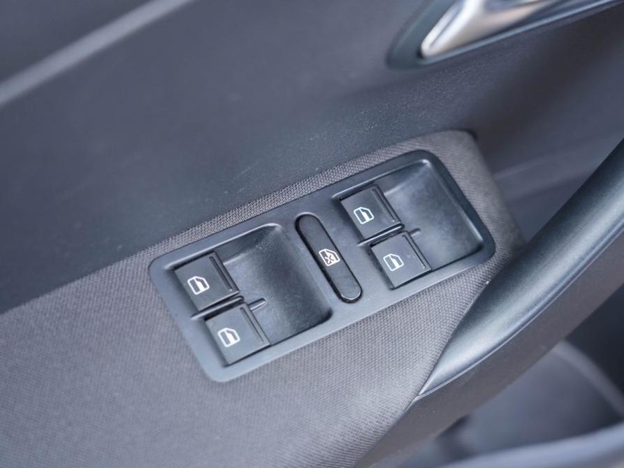 Volkswagen Polo V Рестайлинг Новосибирск  - изображение 12