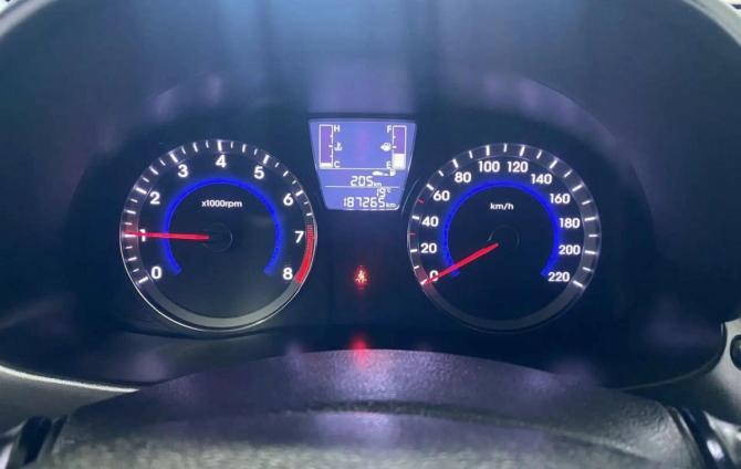 Hyundai Solaris I Рестайлинг с пробегом 2015 года, цена 733 317 рублей, 187082 км, хэтчбек, Автокод Объявления