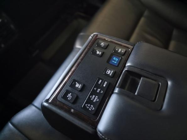 Toyota Camry VII (XV50) Рестайлинг с пробегом 2016 года, цена 2 319 000 рублей, 145000 км, седан, Автокод Объявления