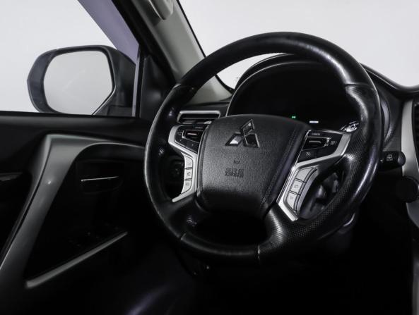 Mitsubishi Pajero Sport III с пробегом 2017 года, цена 2 699 000 рублей, 141000 км, внедорожник, Автокод Объявления