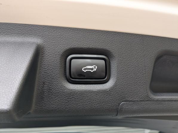 Hyundai Santa Fe IV Рестайлинг с пробегом 2022 года, цена 3 890 000 рублей, 28562 км, внедорожник, Автокод Объявления