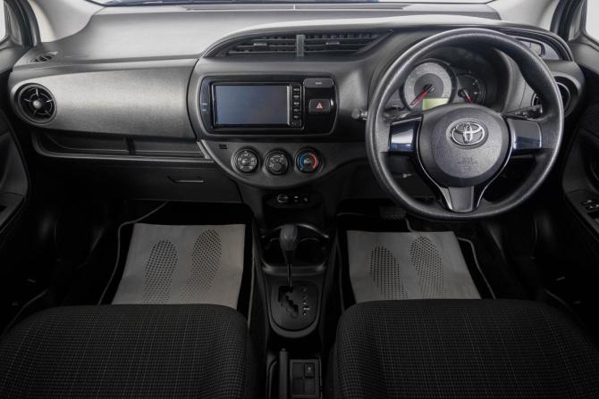 Toyota Vitz III (XP130) Рестайлинг 2 с пробегом 2018 года, цена 1 049 000 рублей, 109000 км, хэтчбек, Автокод Объявления
